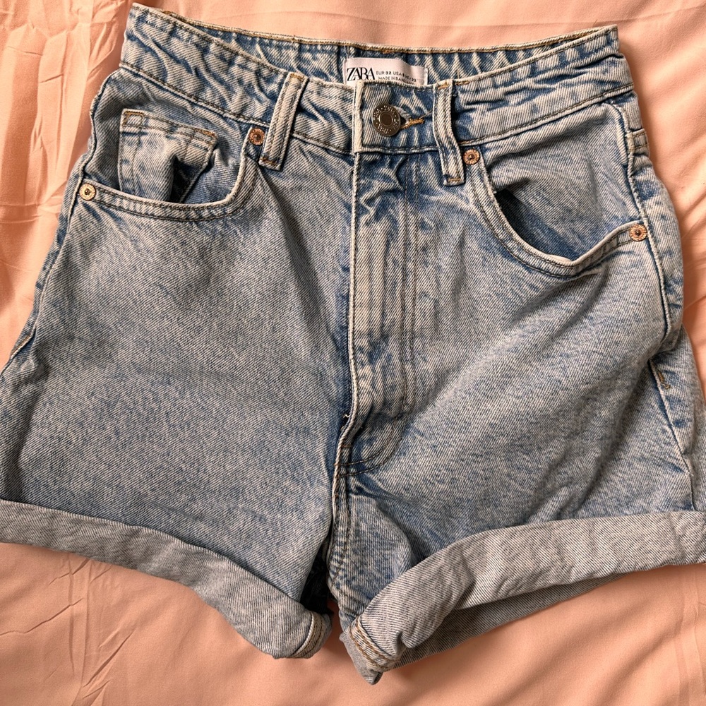 Zara Shorts - Light Wash 🩵